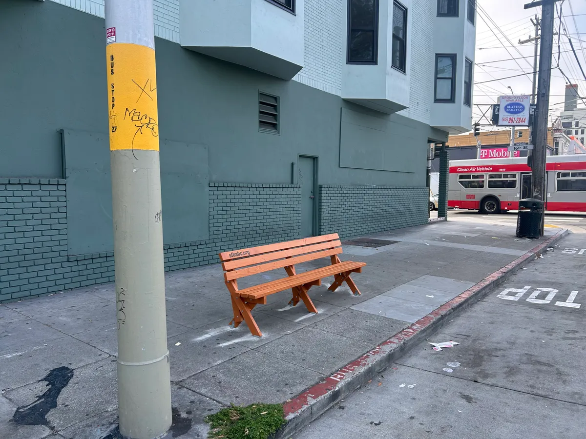 Photo of the bench.