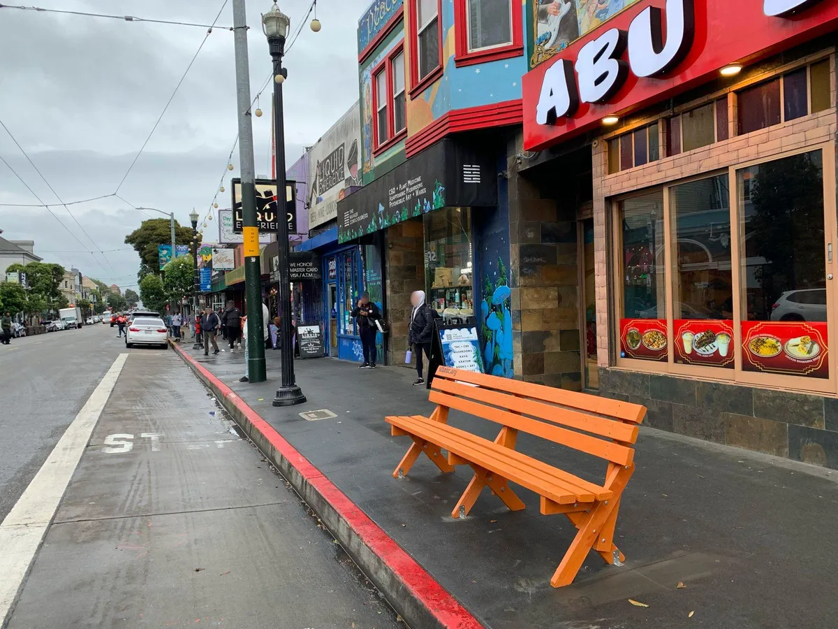 Photo of the bench.