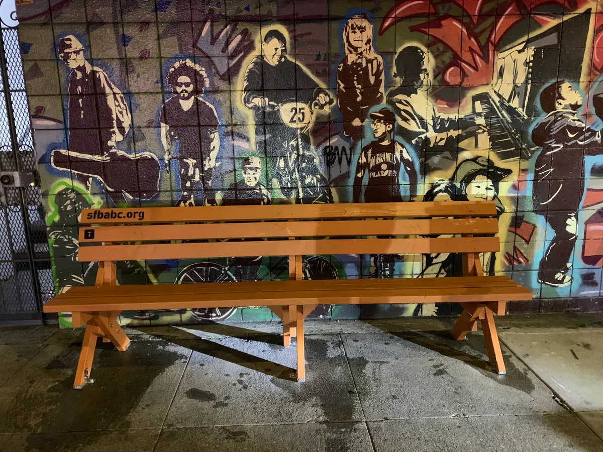 Photo of the bench.