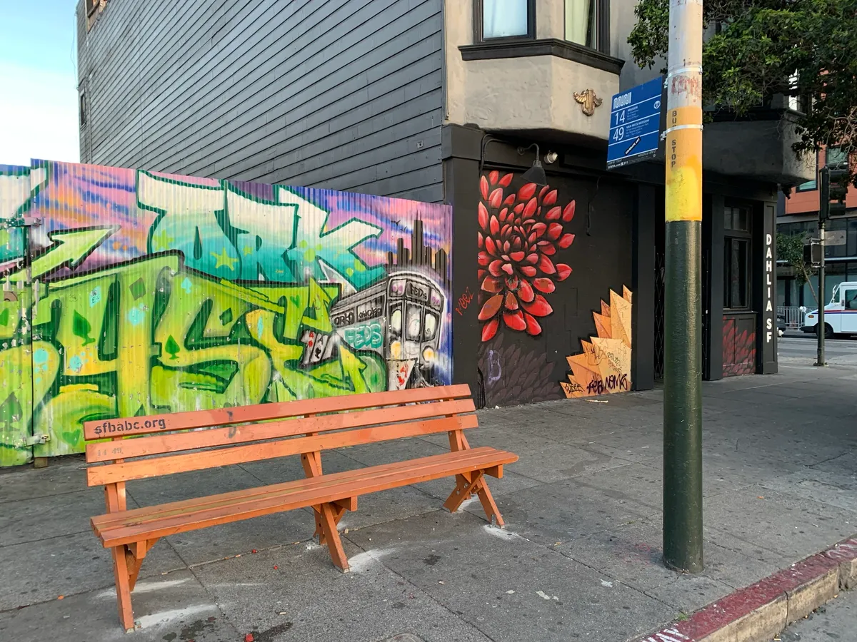 Photo of the bench.