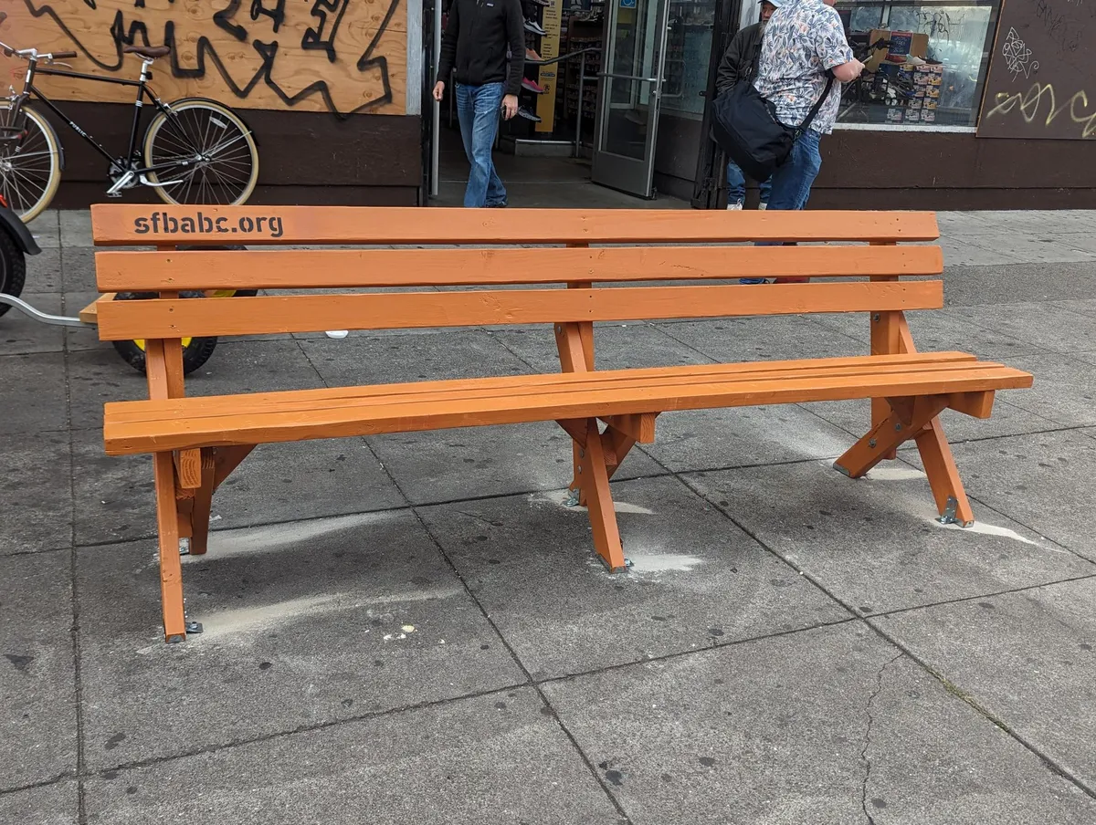 Photo of the bench.