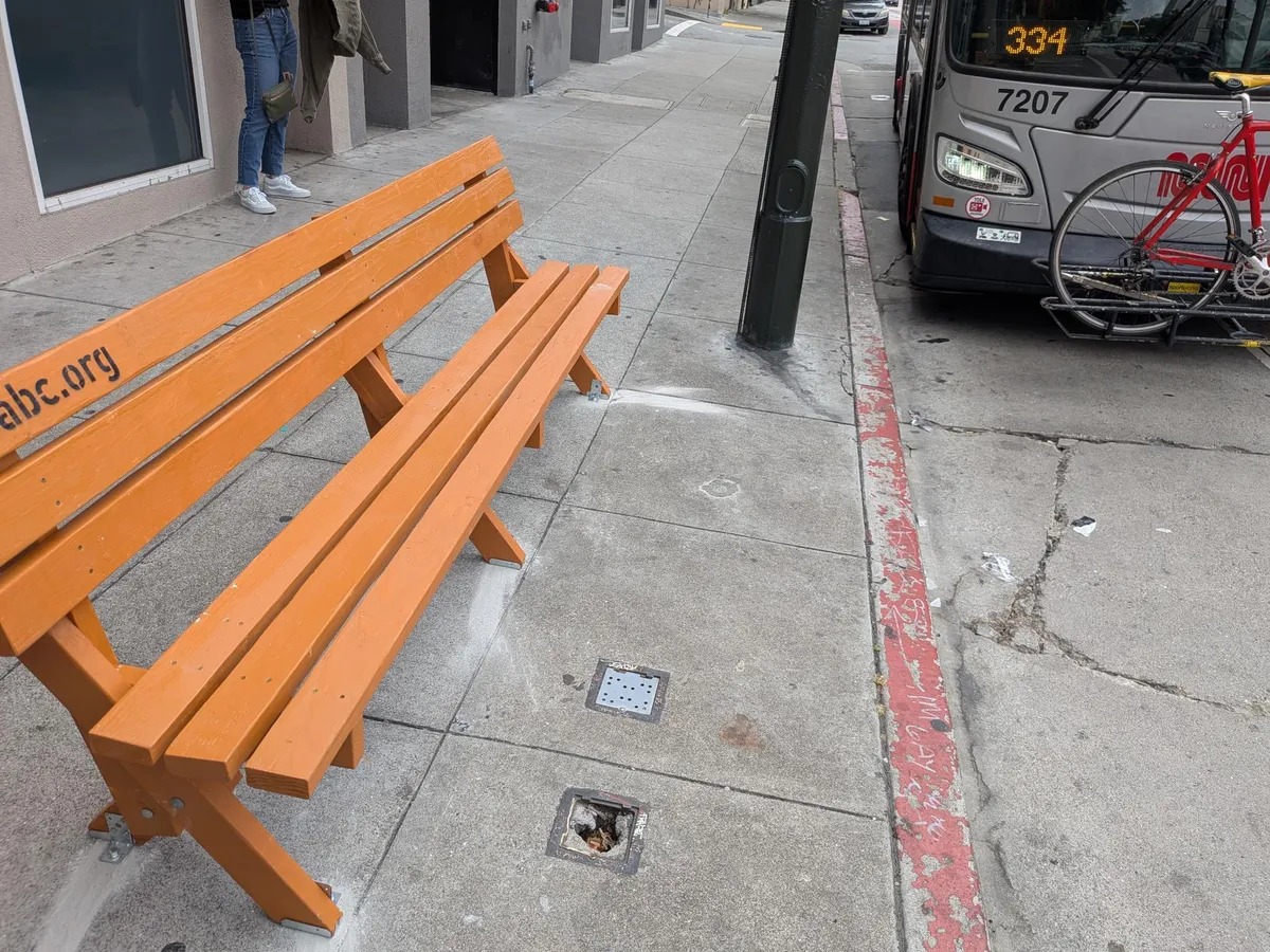 Photo of the bench.