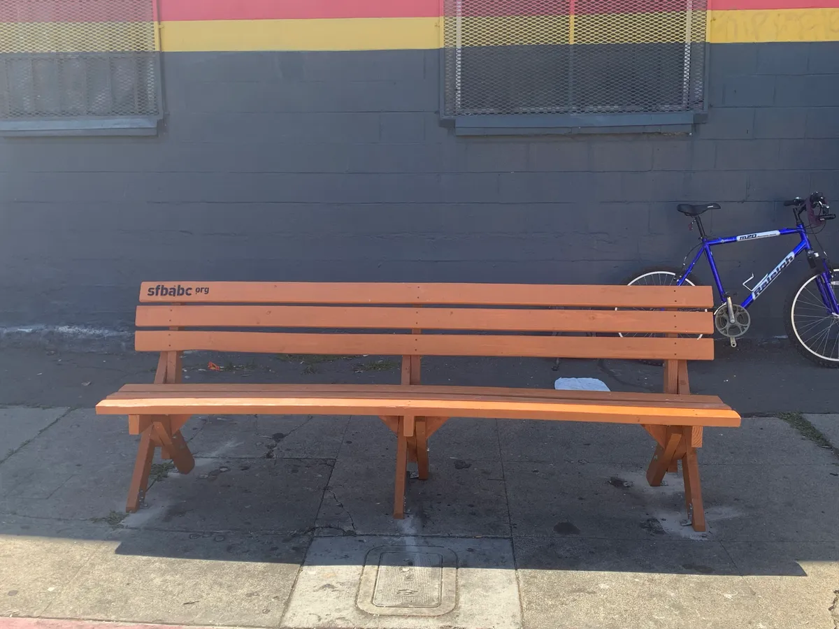 Photo of the bench.