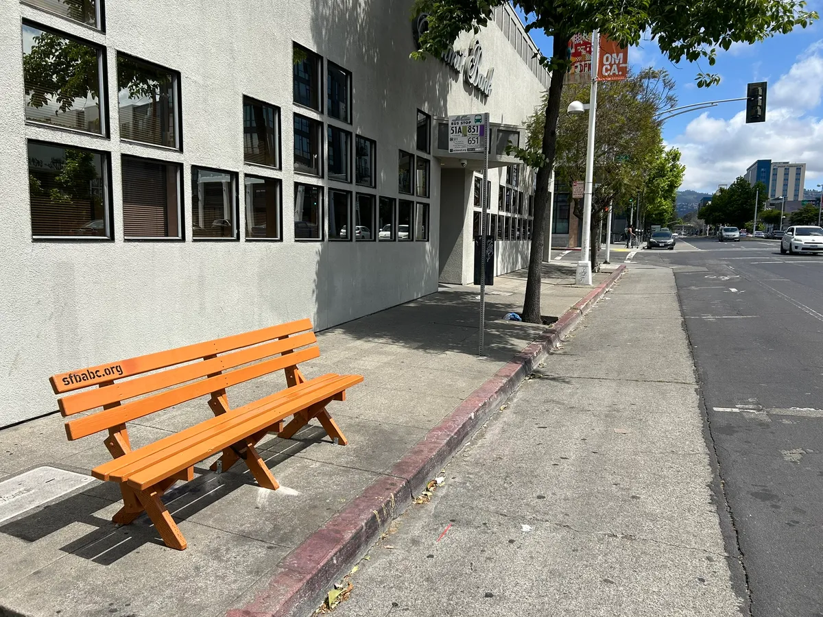 Photo of the bench.