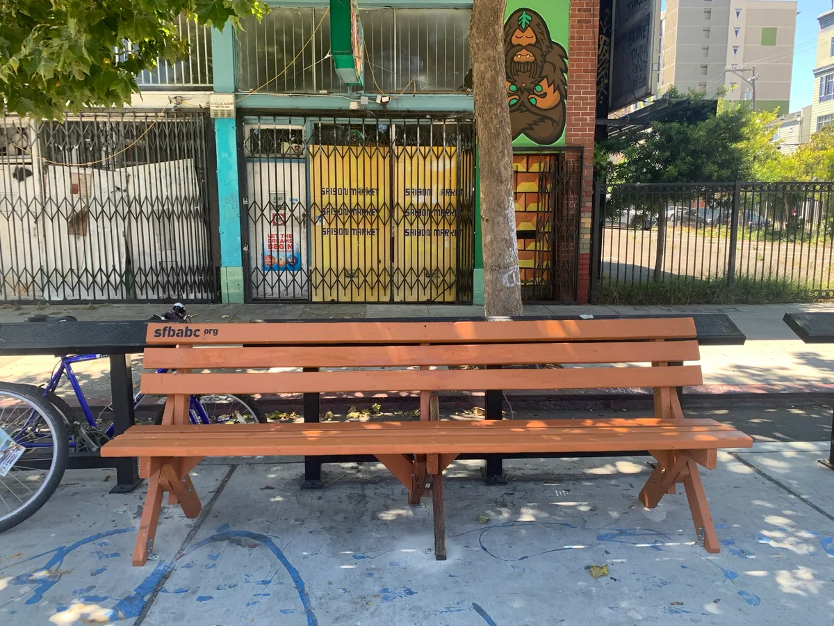 Photo of the bench.
