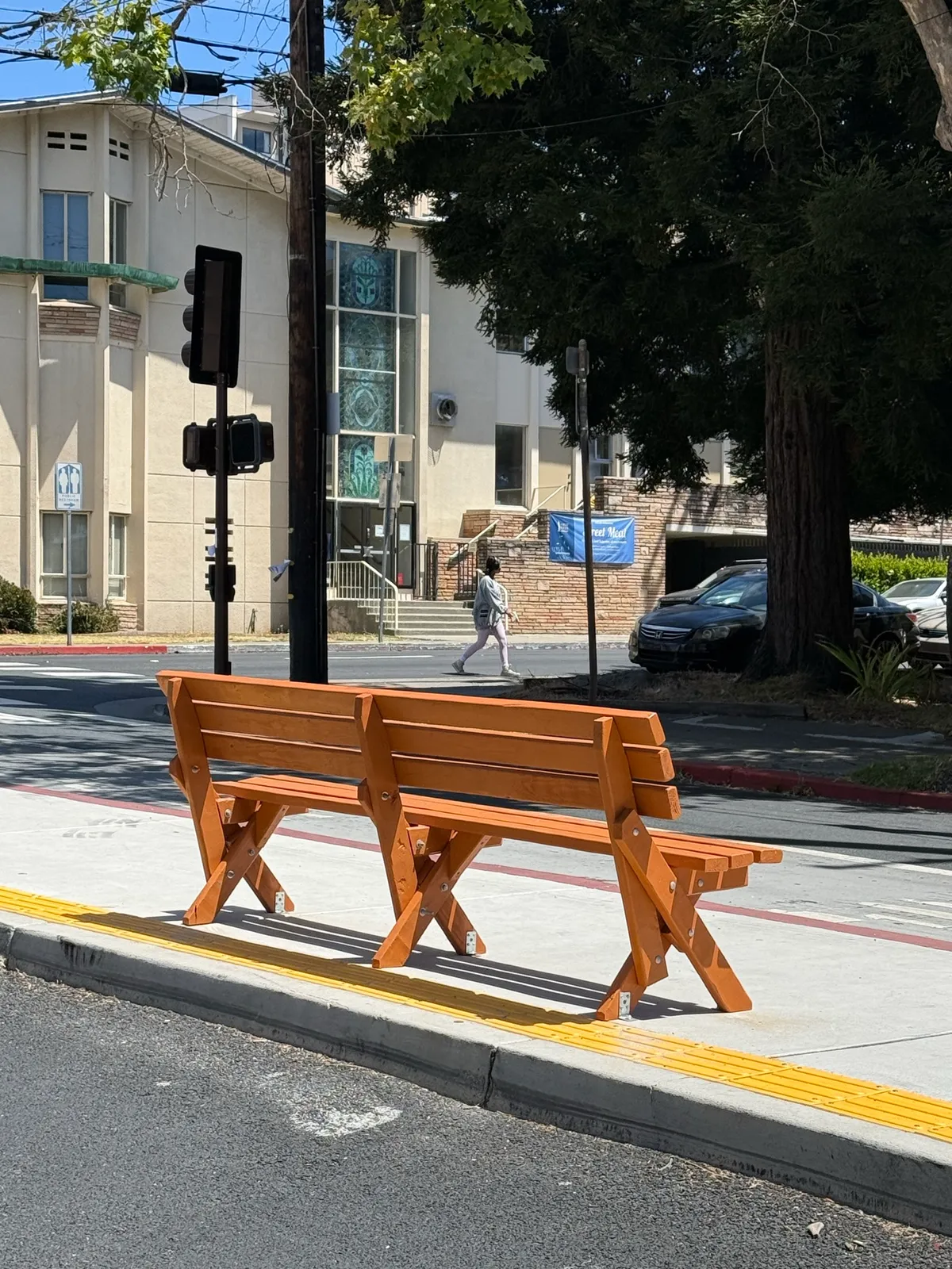 Photo of the bench.